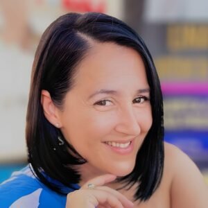 Lina Stark — Conferencista de Liderazgo Femenino y Emprendimiento para Mujeres Hispanas conferencista